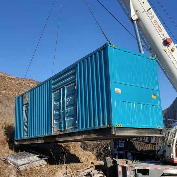 新平发电机的发电效率受多种因素影响，主要包括以下几个方面：