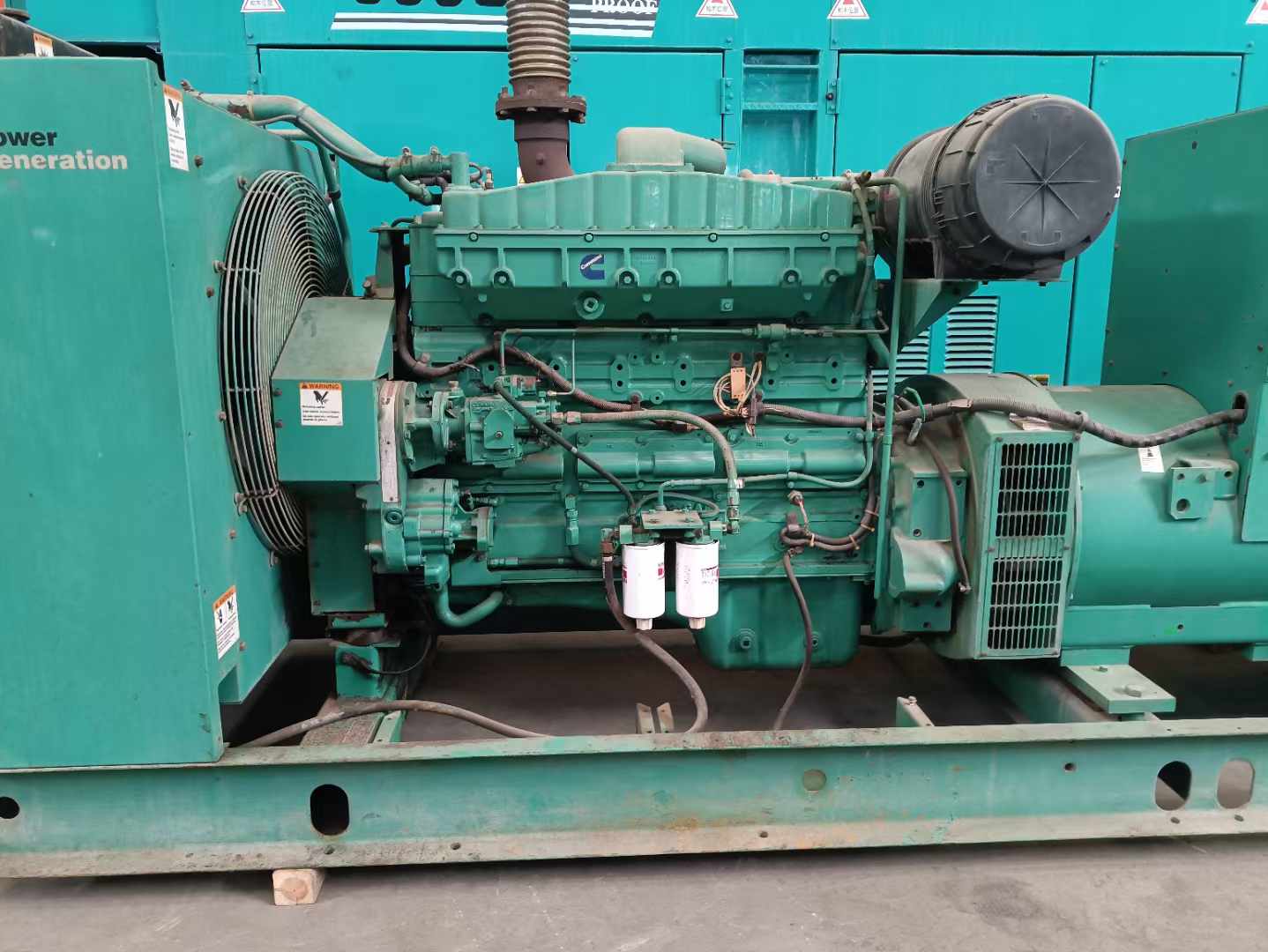 新平过载会对 600kW 柴油发电机组造成哪些损害？