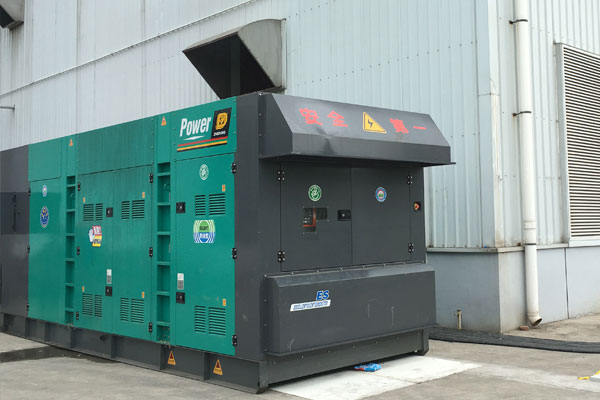 新平燃油滤清器的更换流程是怎样的？