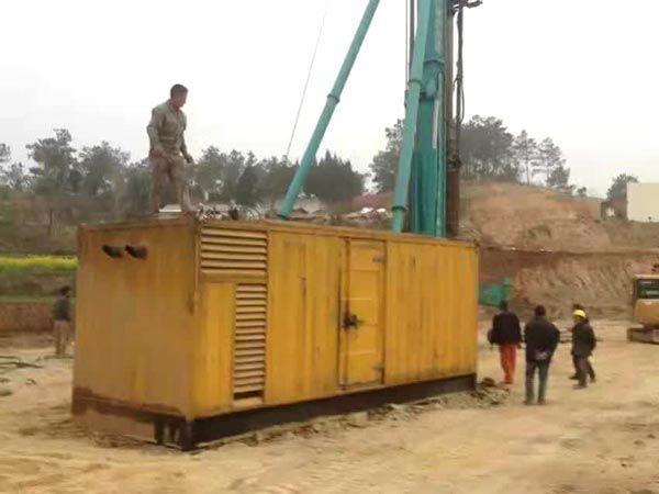 新平如何判断水冷式机油散热器密封件是否需要更换？